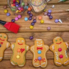 gingerbread men making